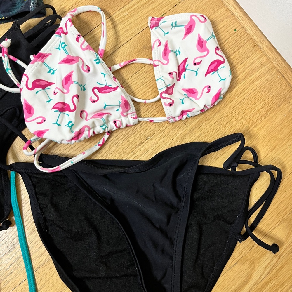 Bikini Bundle!! Size small and medium h&m haul! Four bikinis - Picture 5 of 9